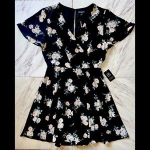 Express short sleeve Dress with White Florals